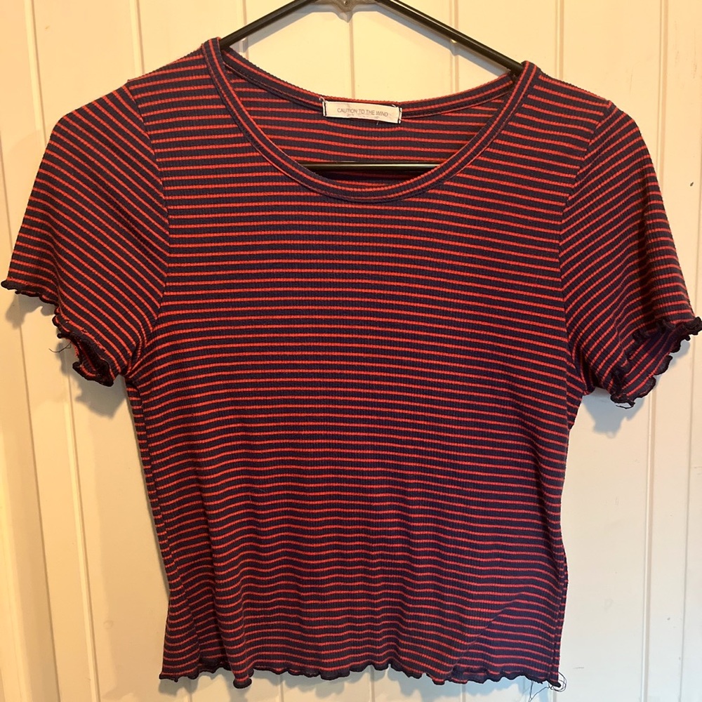 Women’s red and blue striped crop top tee Size M